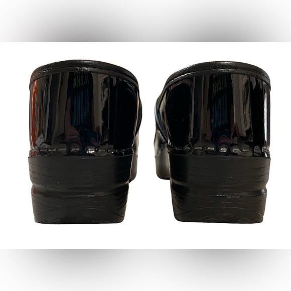 Dansko Black Patent Women's Professional Nursing Clogs Size EU 37, 6.5-7 Narrow - Picture 4 of 10